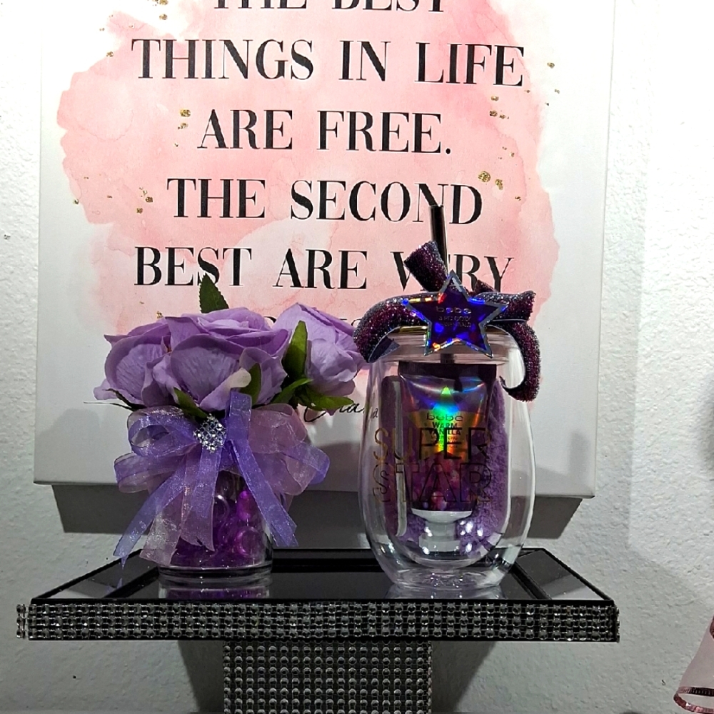 BEBE  Super Star  3 pcs and Flowers w Glass base NWT